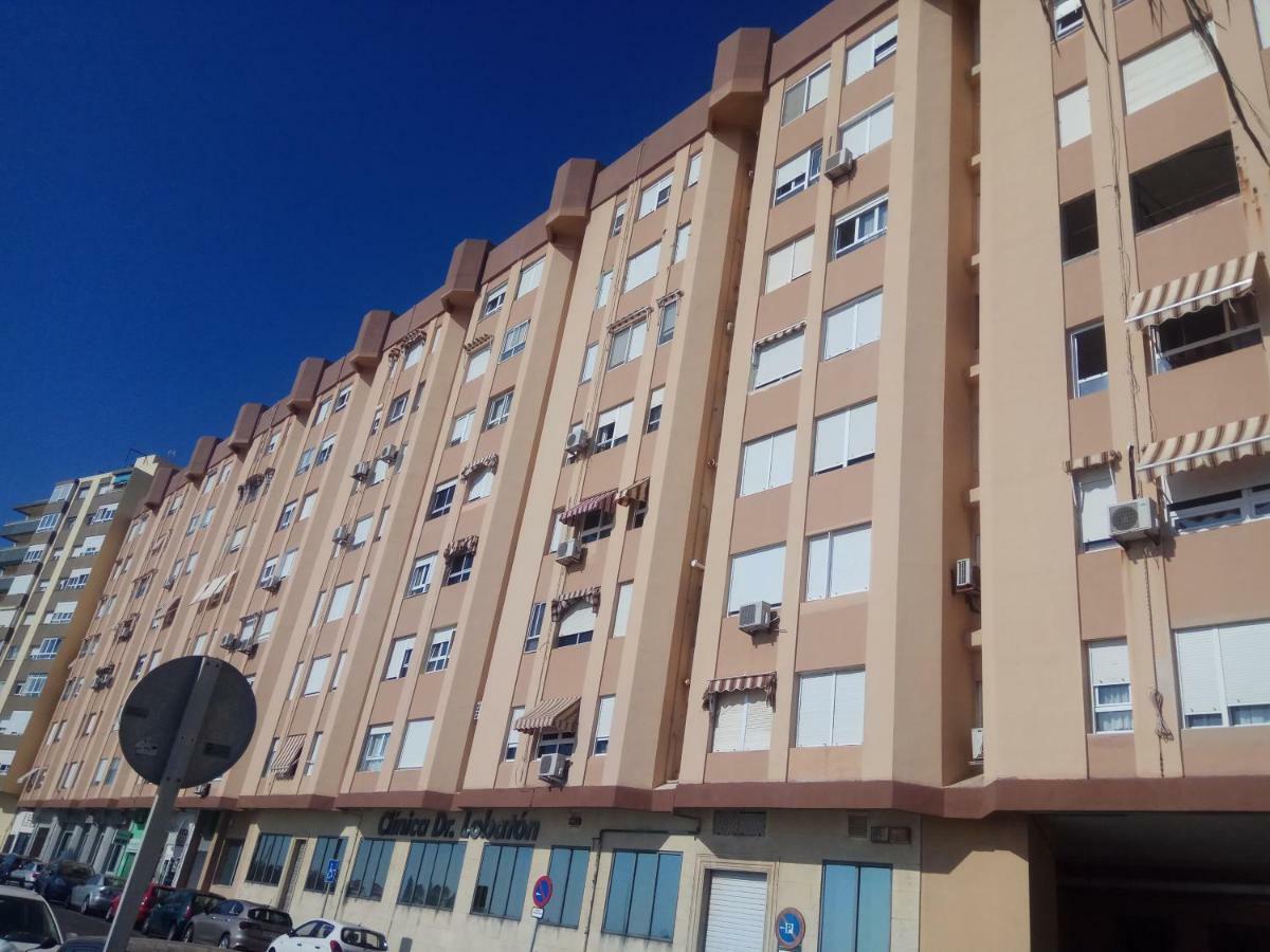 Guesting Ladreda Apartment Кадис Екстериор снимка